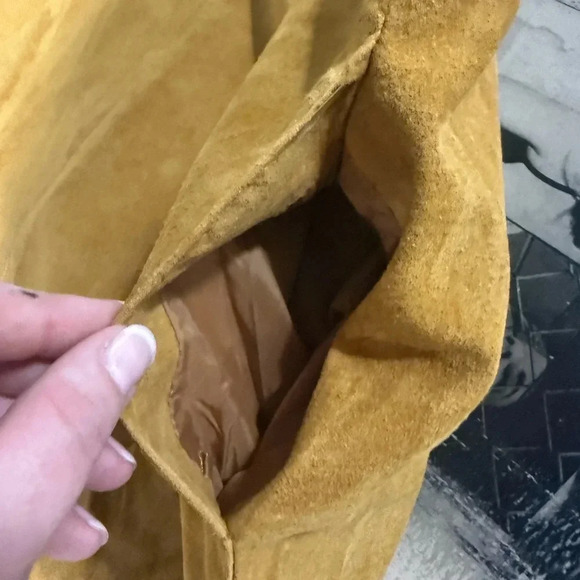 Vintage Leather Midi Skirt with A-Line Silhouette - Picture 2 of 9